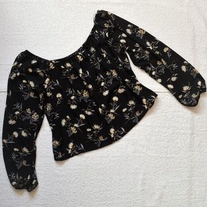 🐱Forever 21 Off the Shoulder Crop Top Blouse